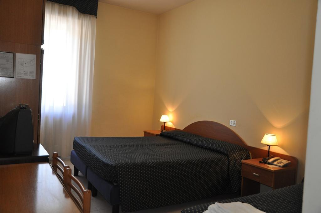 Hotel Terme Di San Vittore Genga  Δωμάτιο φωτογραφία